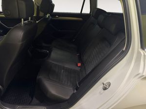 Volkswagen Passat bild 14