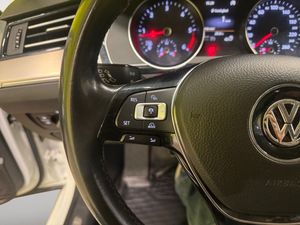 Volkswagen Passat bild 20