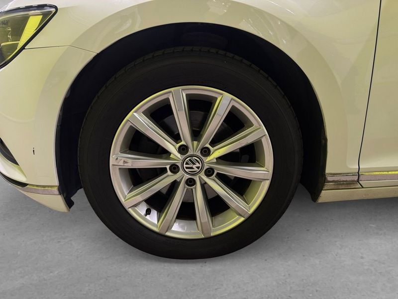 Volkswagen Passat bild 8