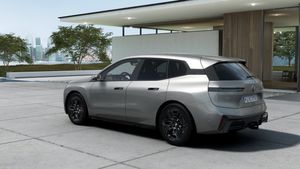 BMW iX bild 2