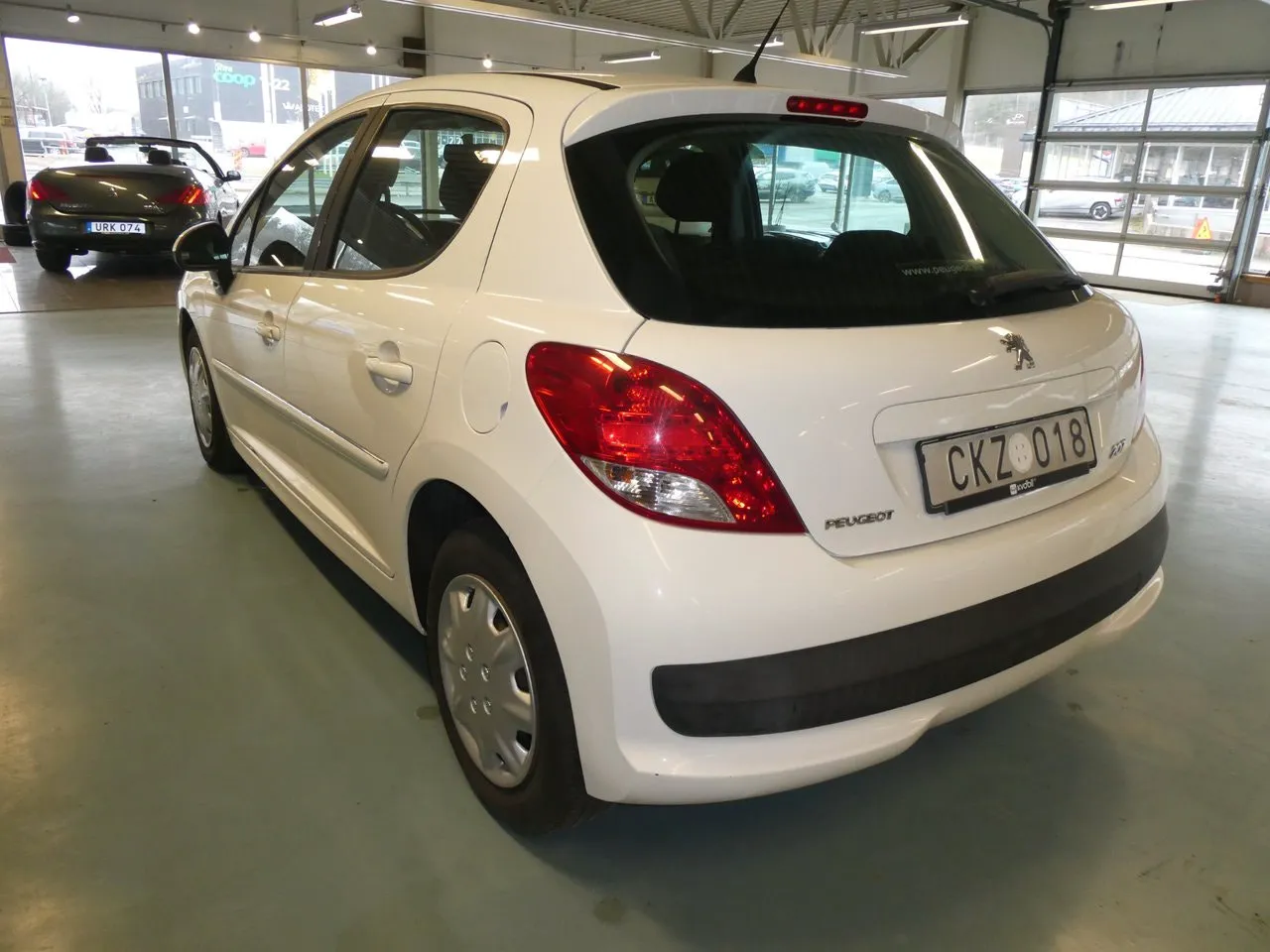 Vehicle image 1