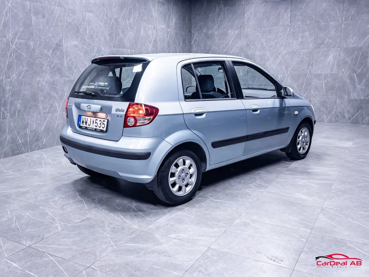 Vehicle image 6