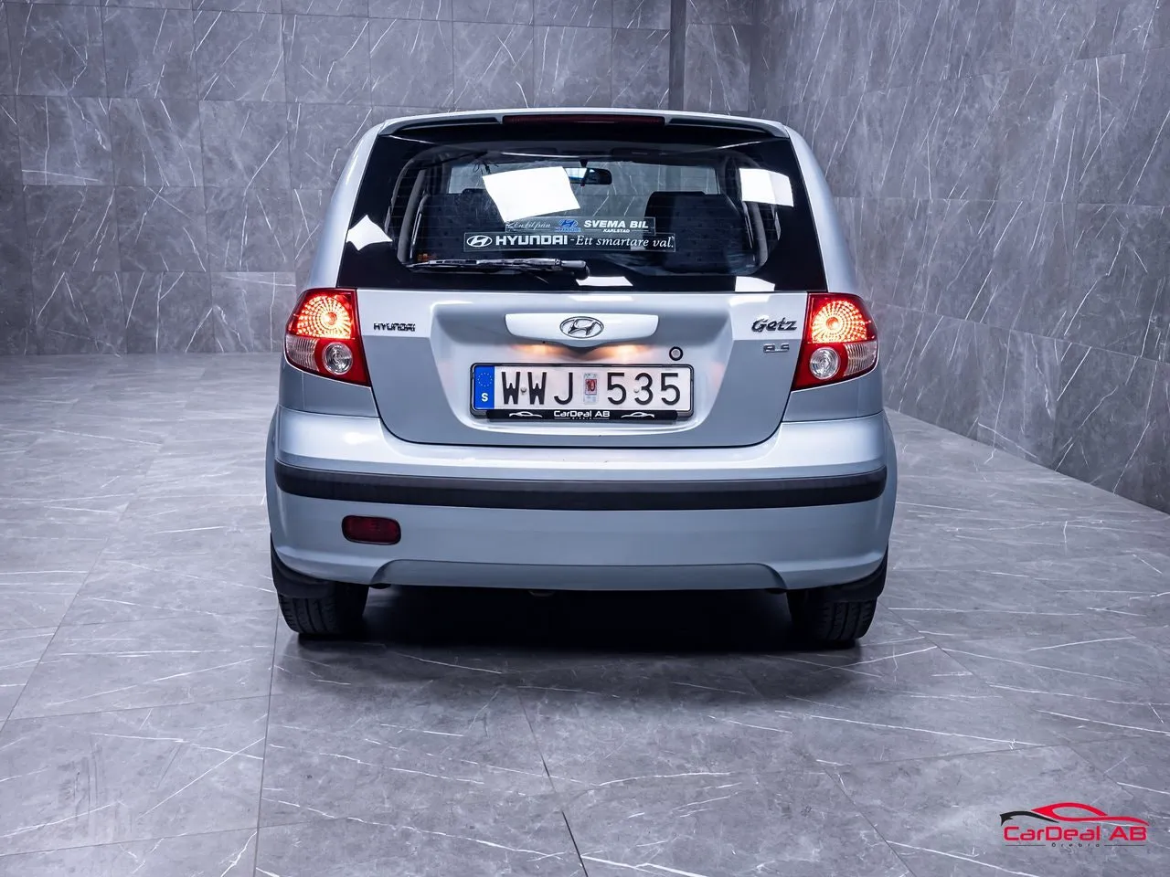 Vehicle image 5