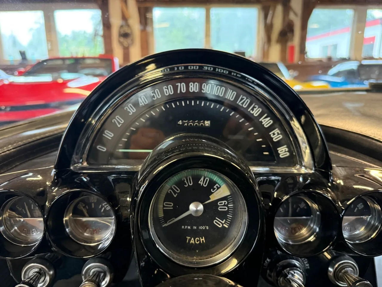 Vehicle image 25