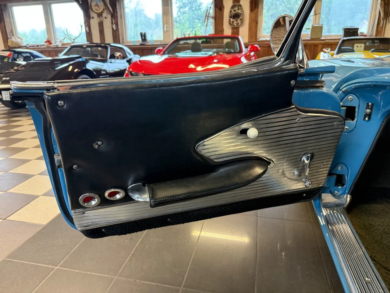 Vehicle image 21