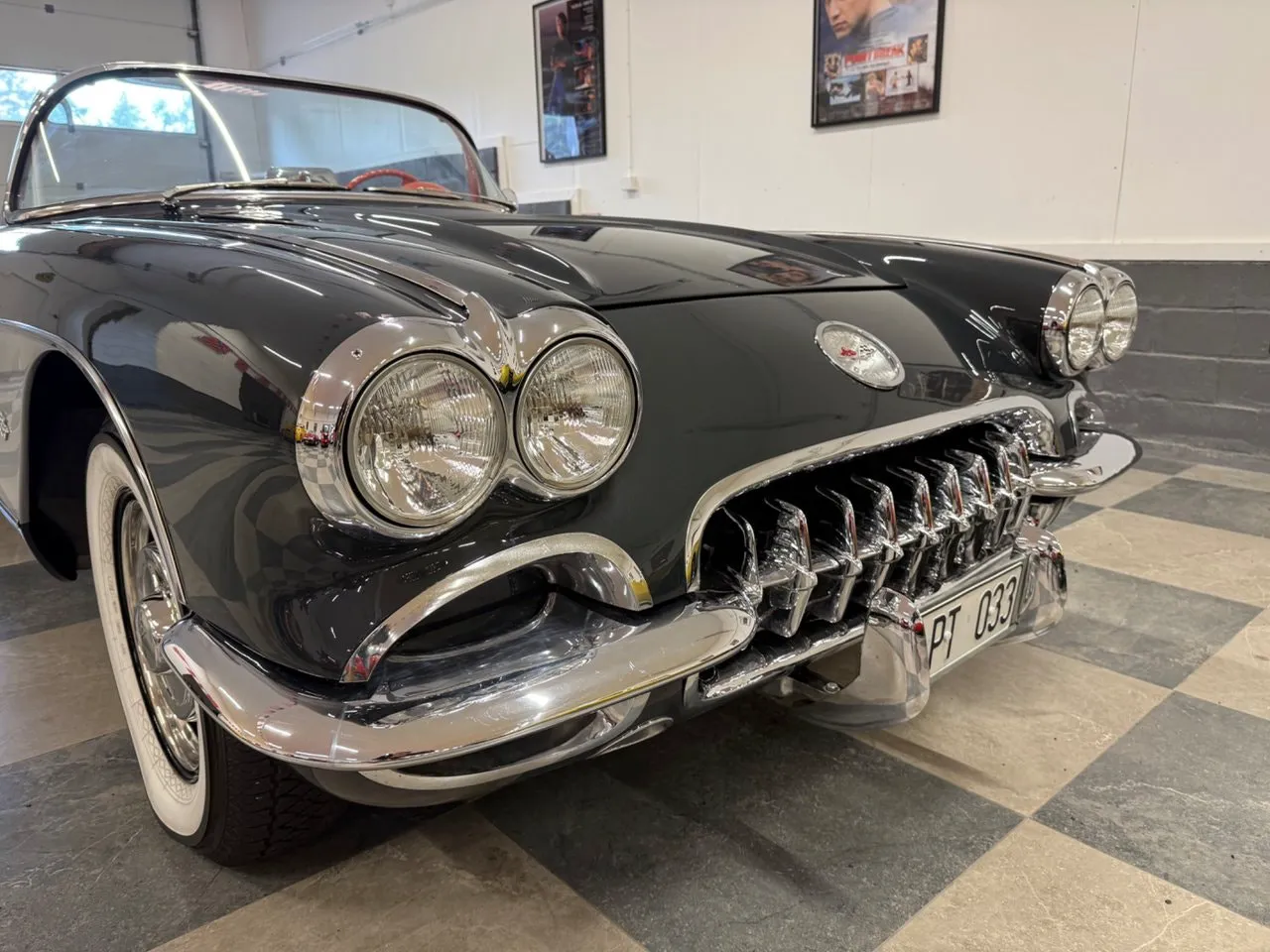 Vehicle image 16