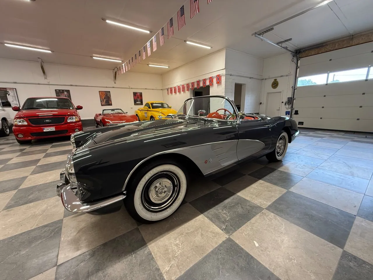 Vehicle image 6