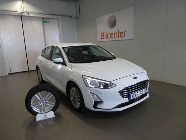 Ford Focus 1.0 Titanium V-Däck ingår-Carplay-AdaptivFH-Keyless - 2019