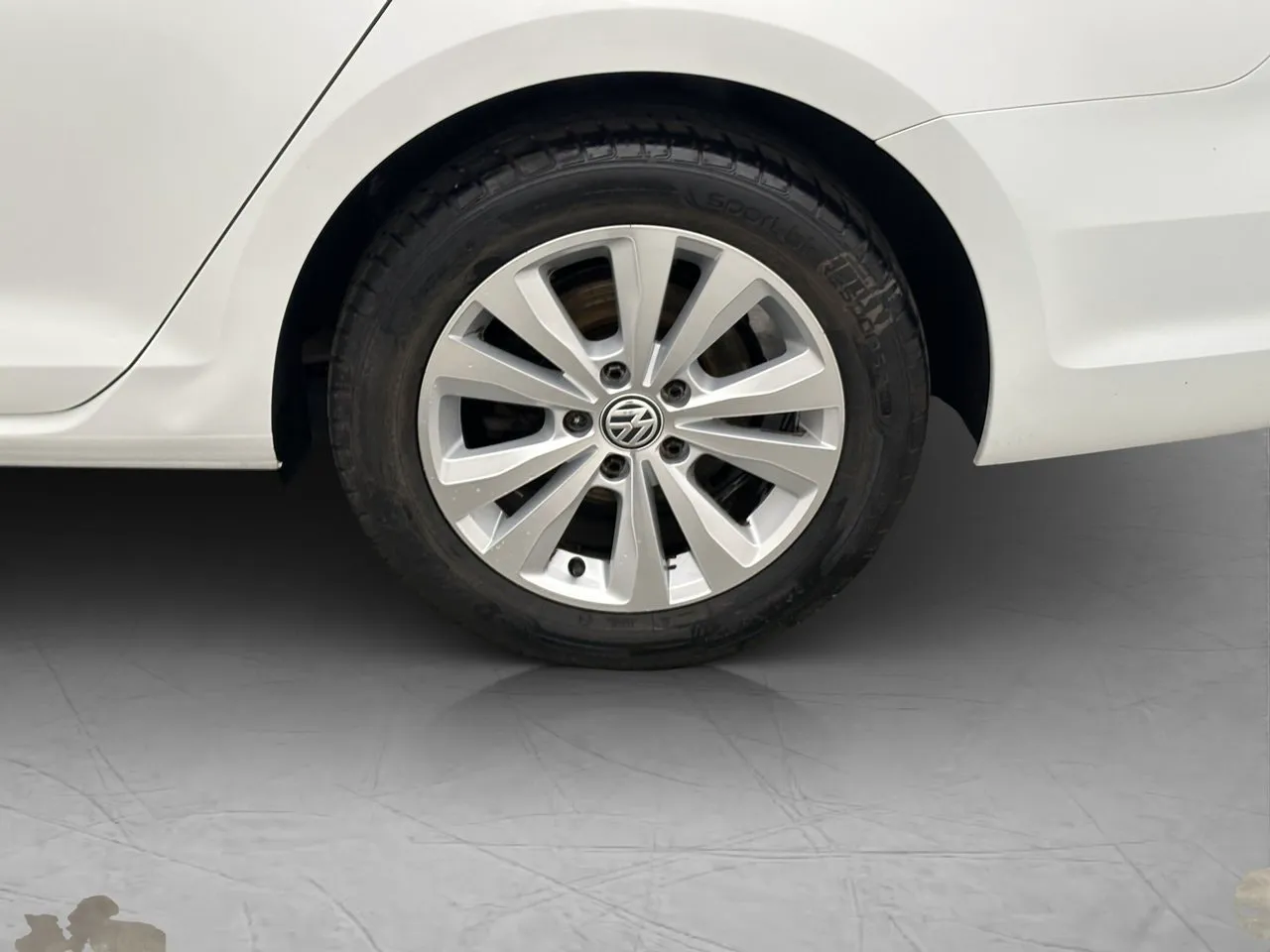 Vehicle image 25