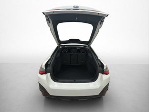 BMW i4 bild 32