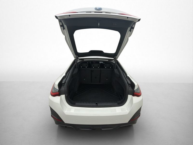 BMW i4 bild 32