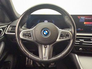 BMW i4 bild 13