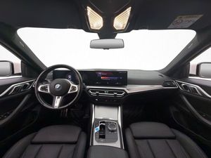 BMW i4 bild 30