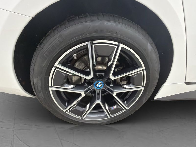 BMW i4 bild 36