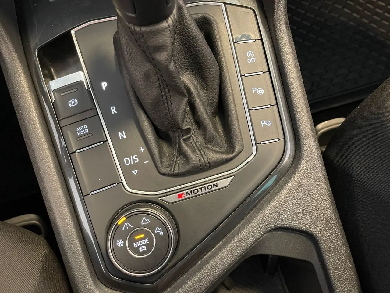 Vehicle image 24