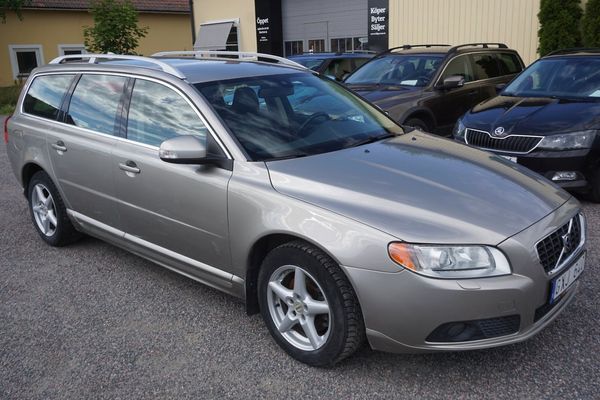 Volvo V70 2.0F Summum Drag M-Värmare - 2008