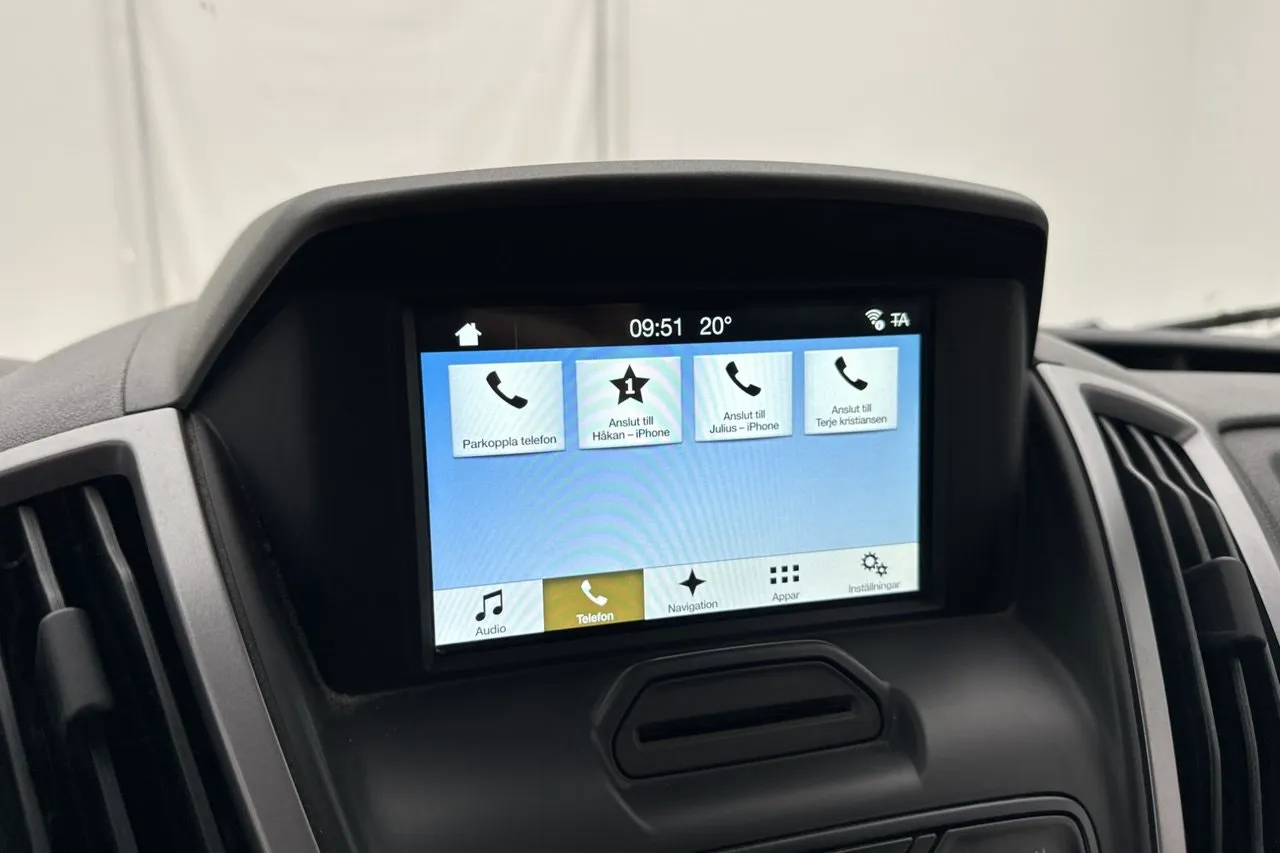 Vehicle image 18