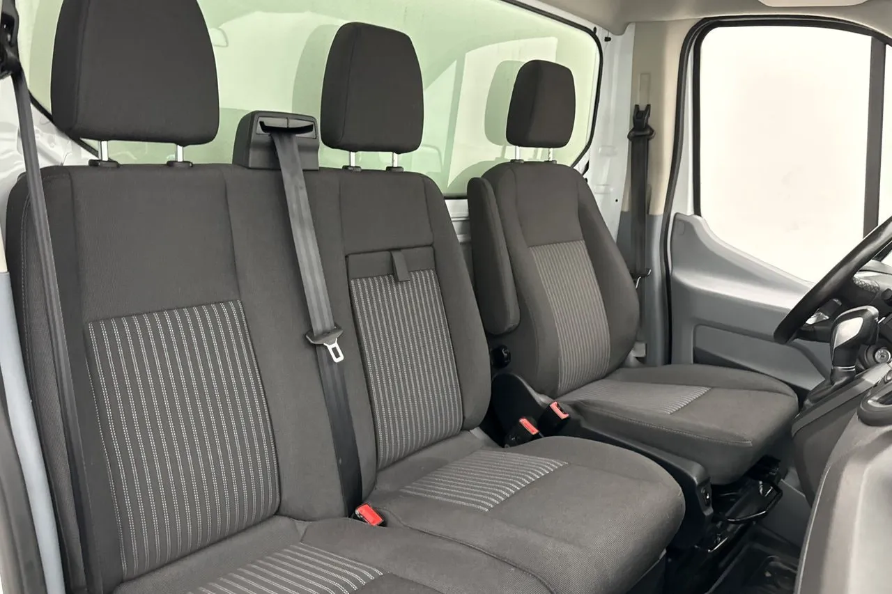 Vehicle image 22