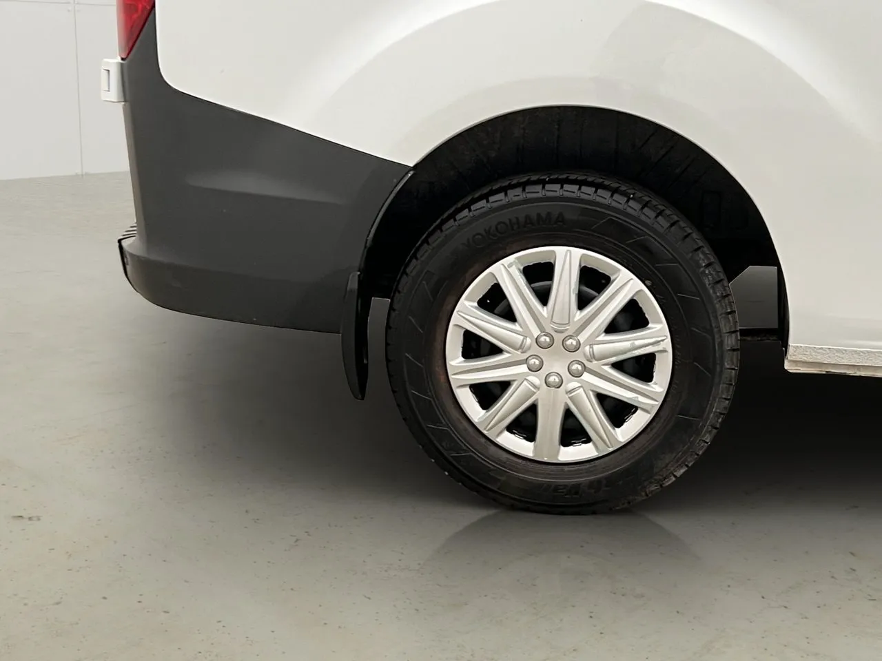 Vehicle image 25
