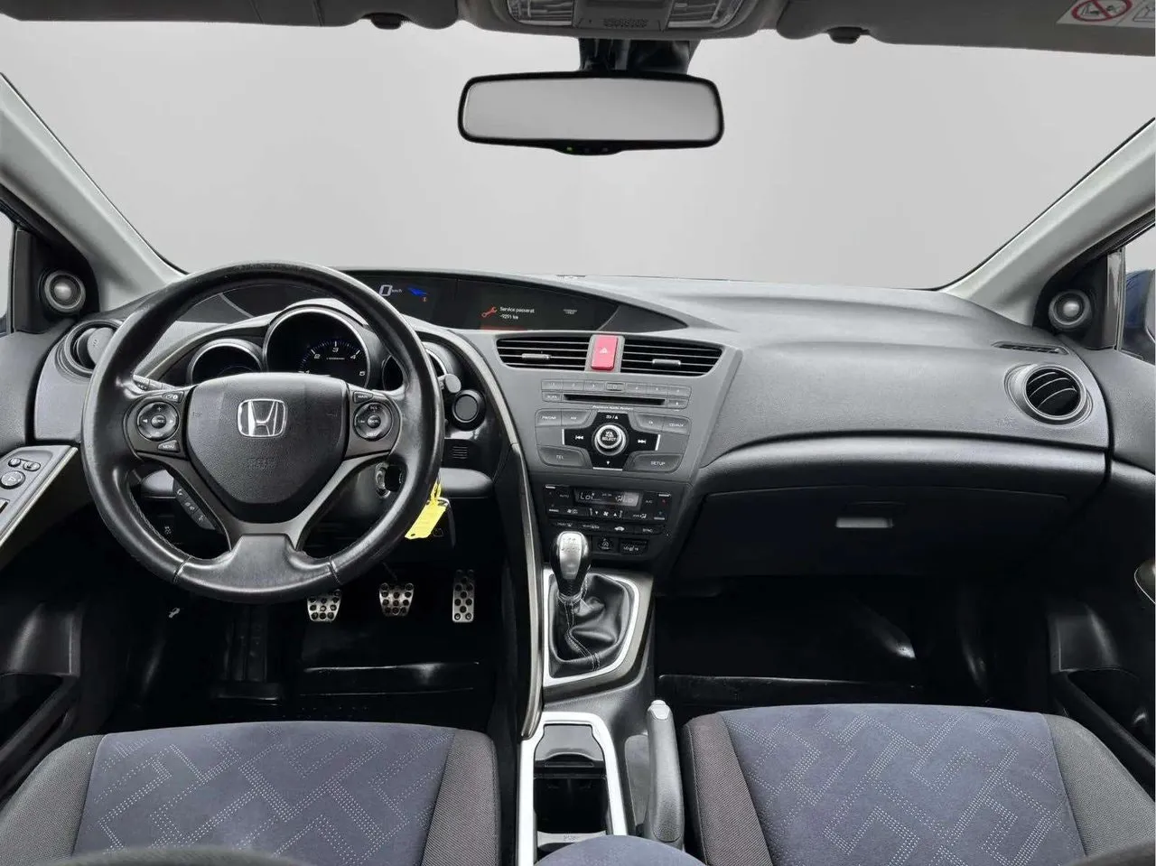 Vehicle image 16