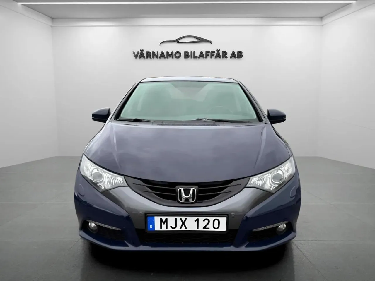 Vehicle image 6