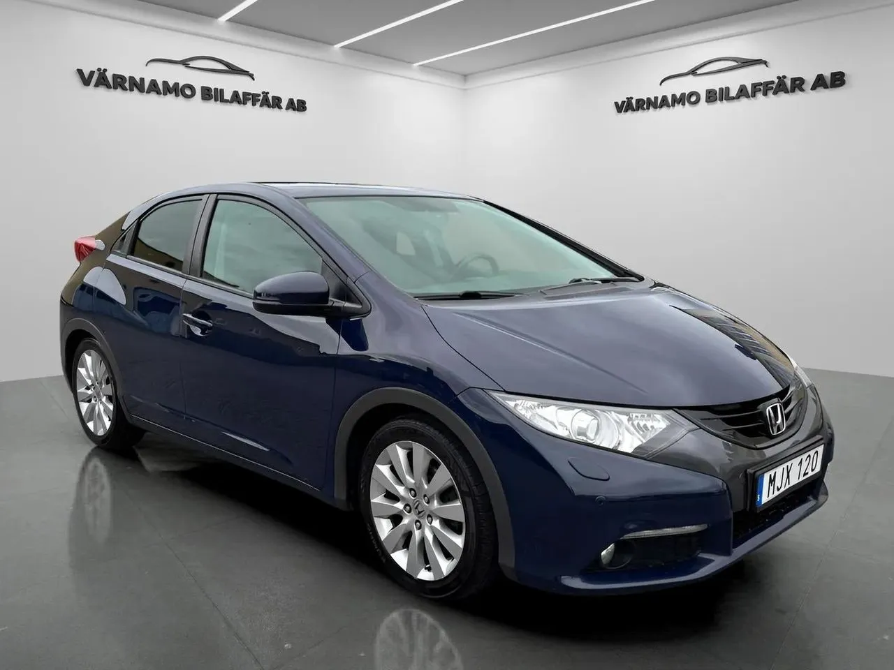 Vehicle image 5