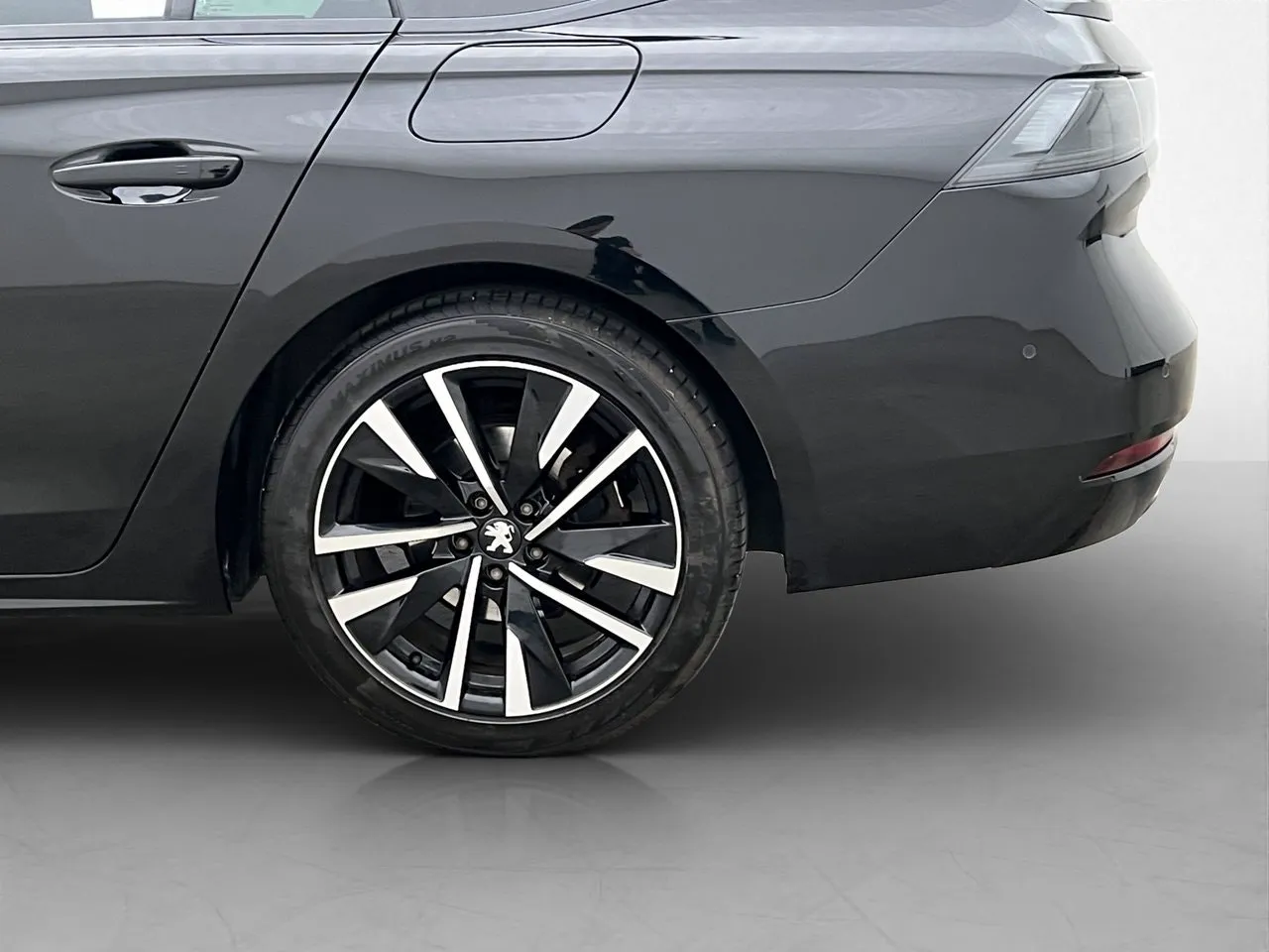 Vehicle image 30