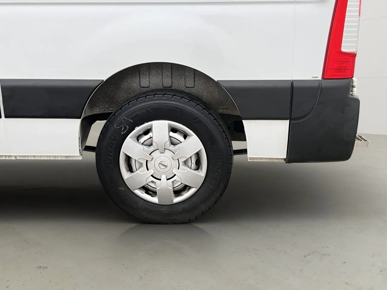 Vehicle image 28