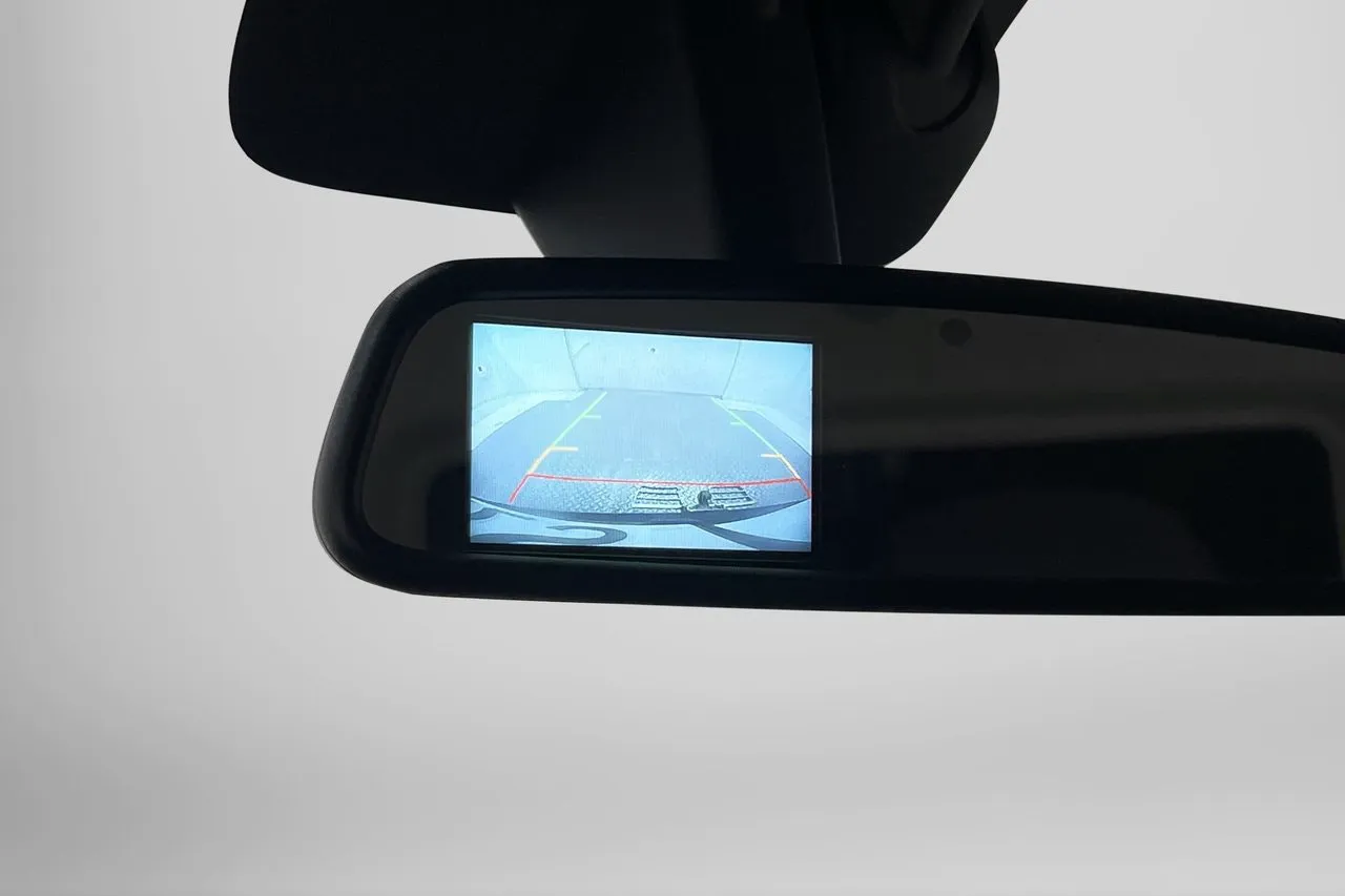 Vehicle image 21