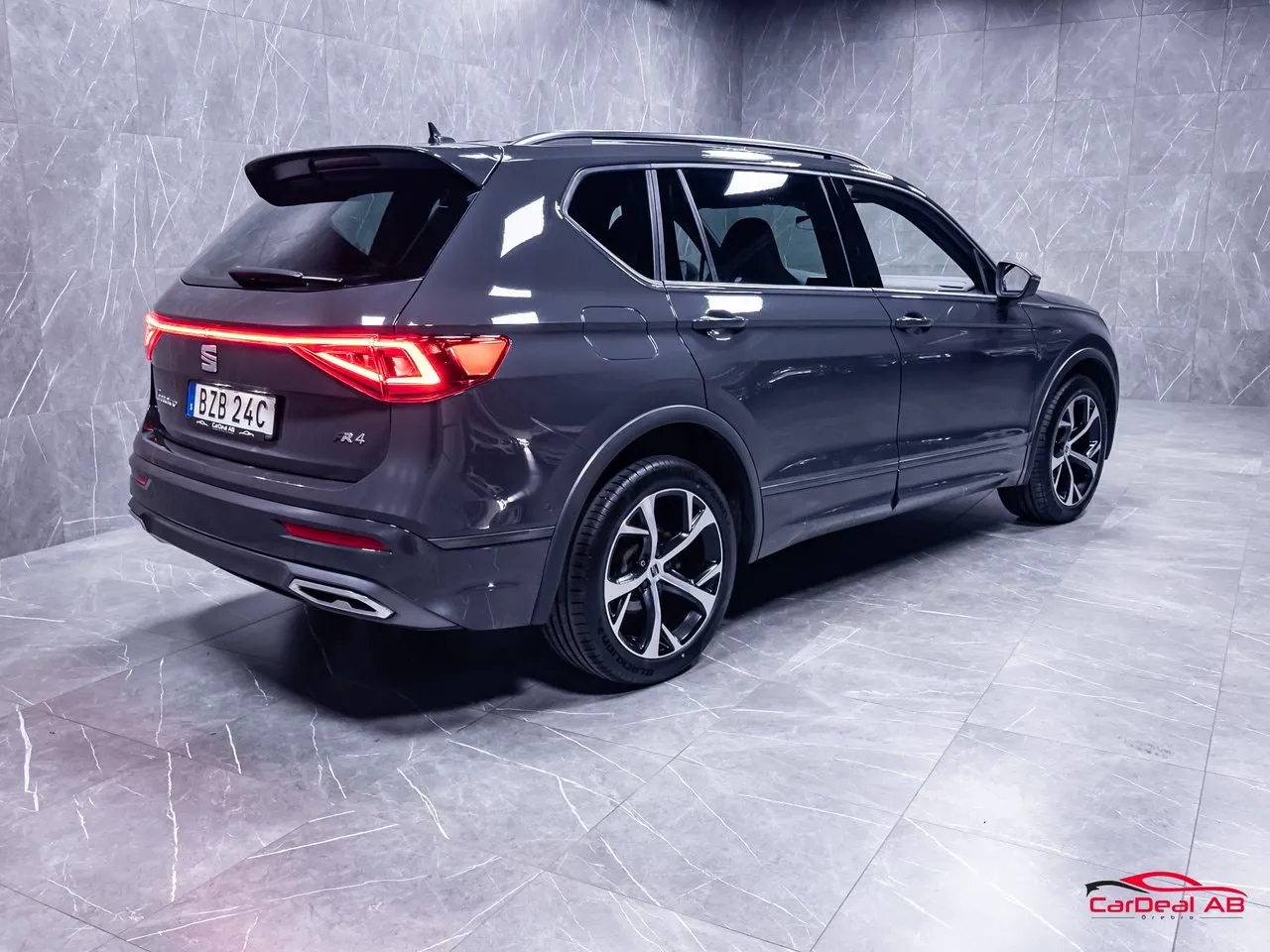 Vehicle image 6