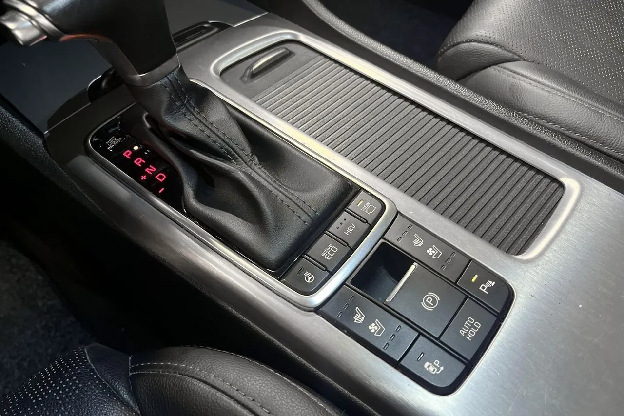 Vehicle image 27