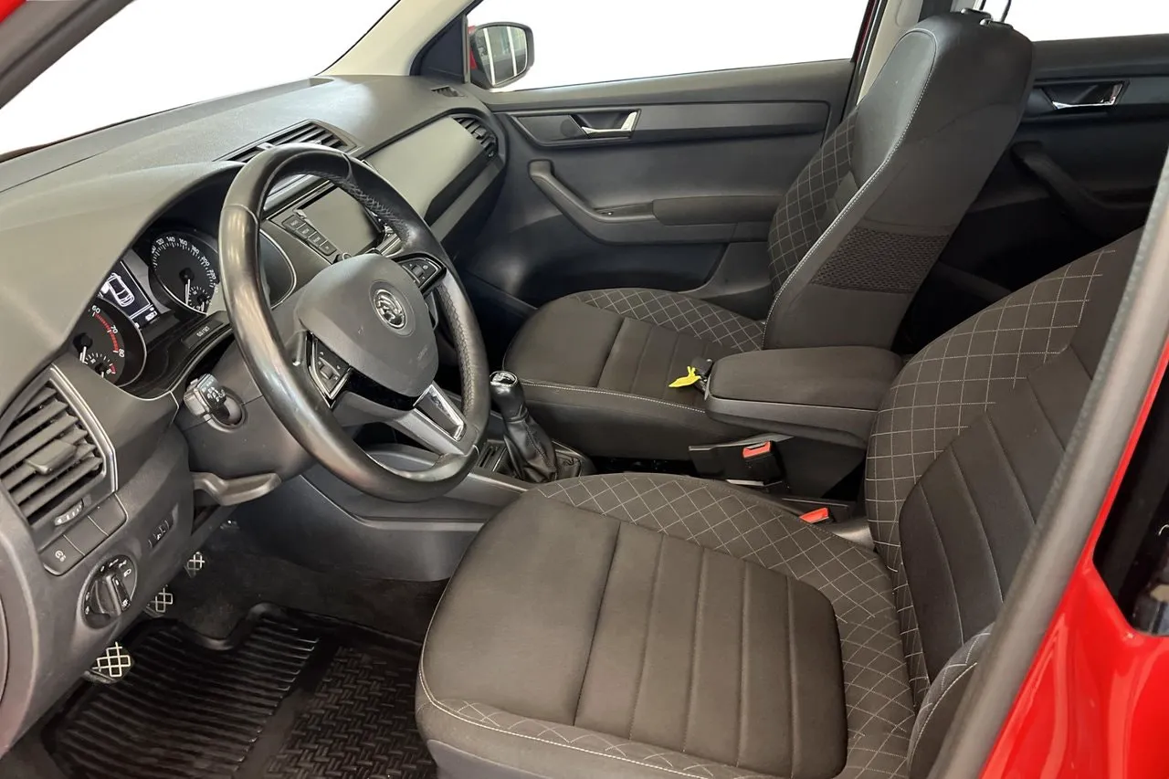 Vehicle image 12