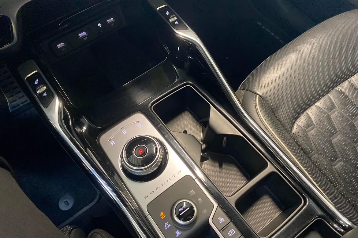 Vehicle image 18