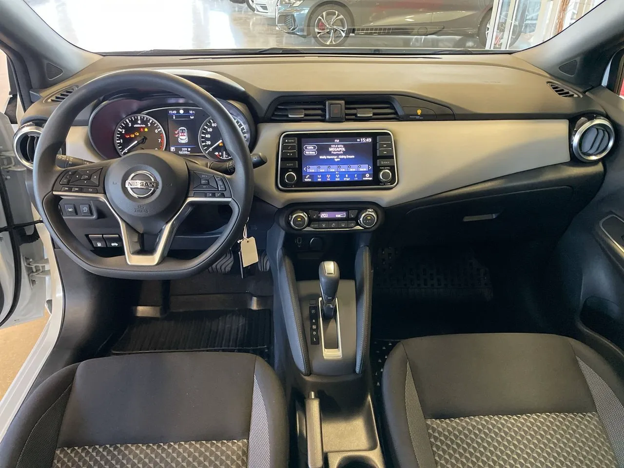 Vehicle image 7