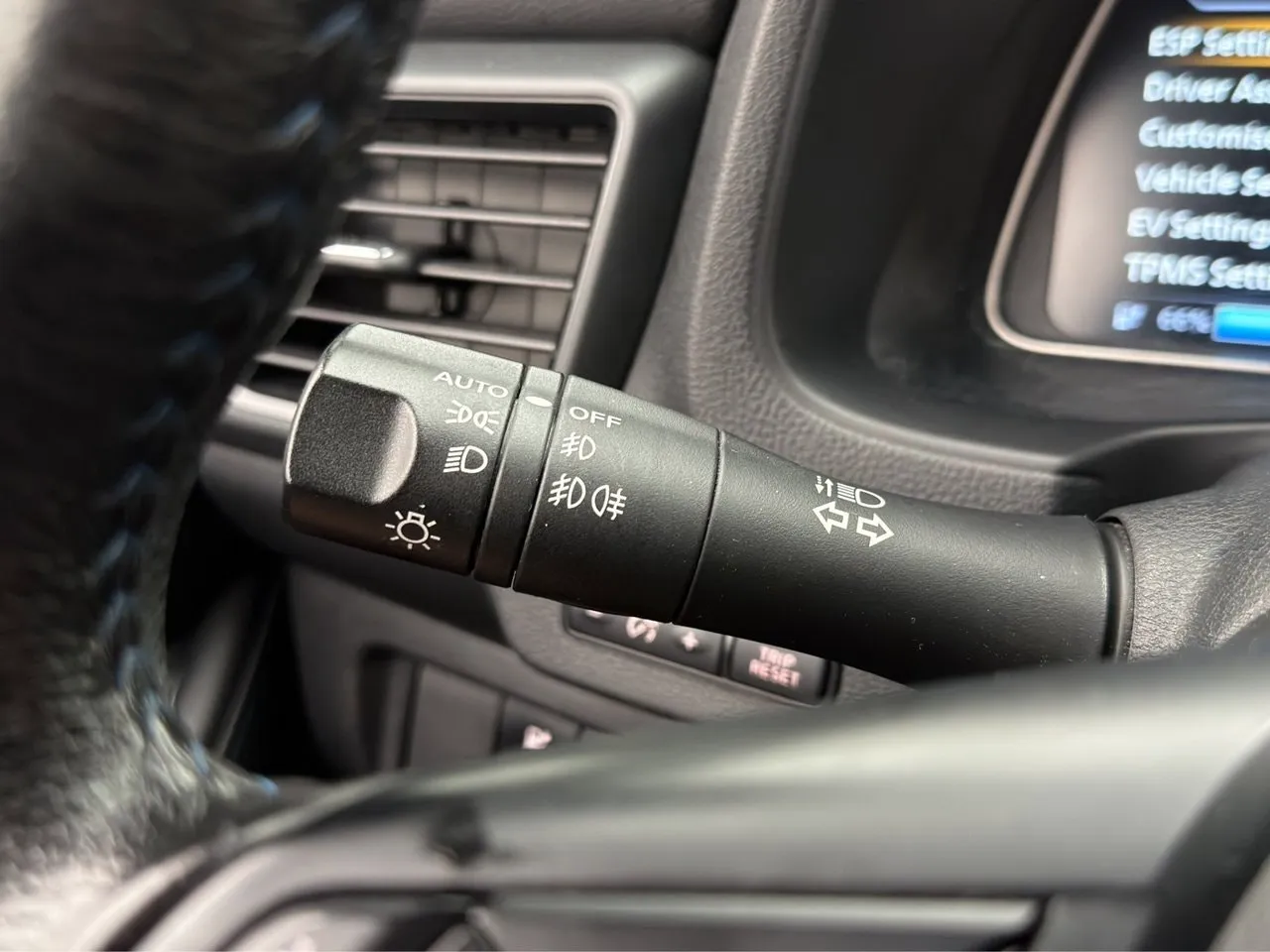 Vehicle image 26