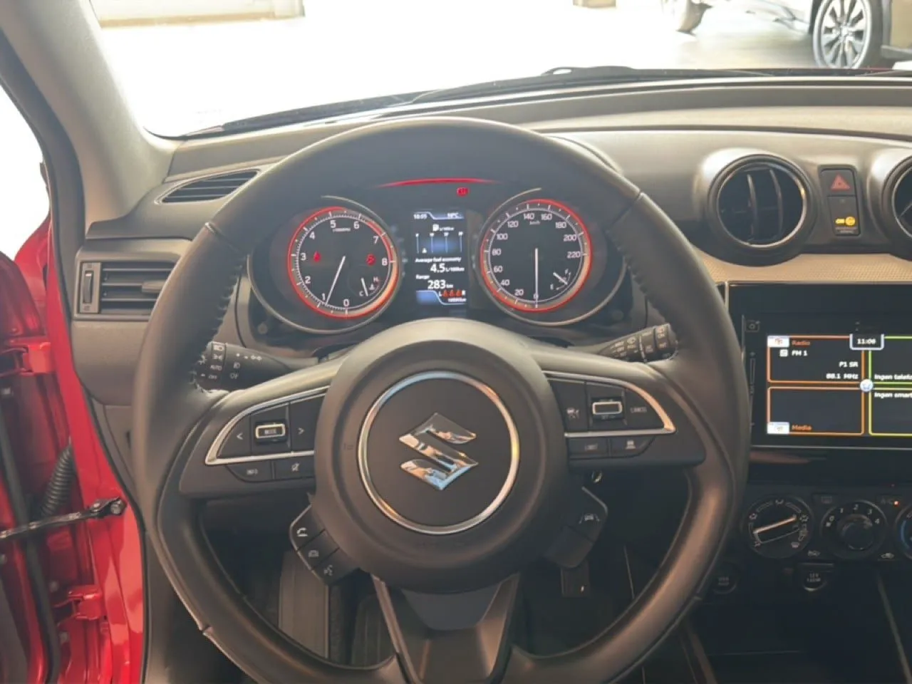 Vehicle image 15