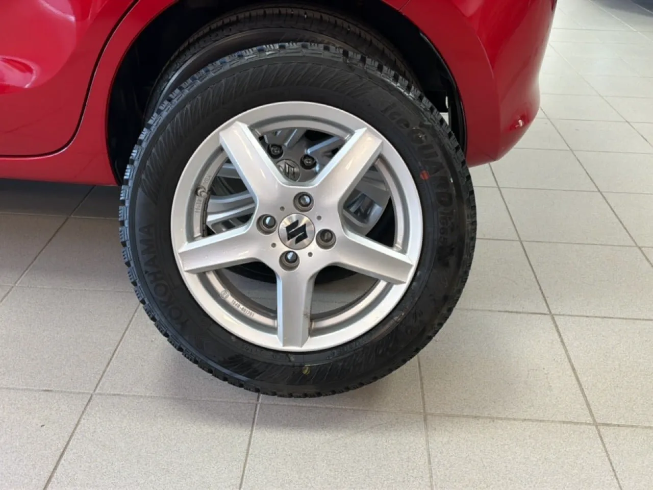 Vehicle image 19