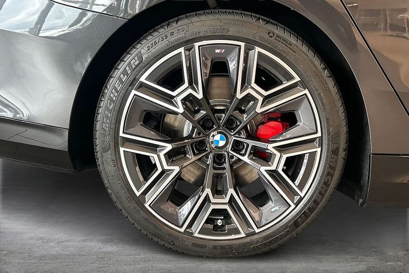 BMW i5 bild 14