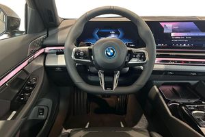BMW i5 bild 9