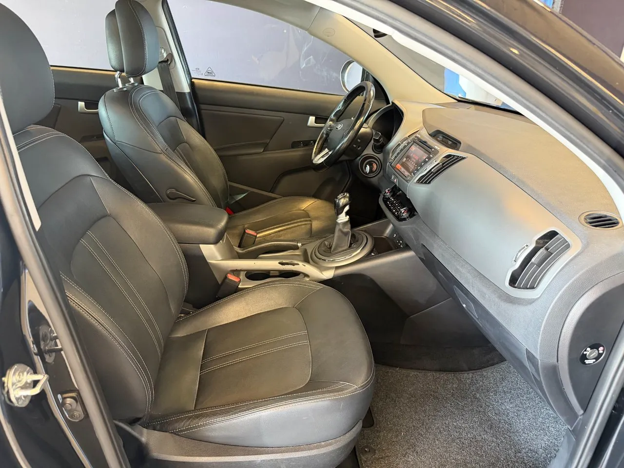 Vehicle image 15