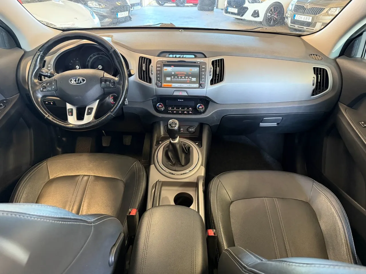 Vehicle image 17