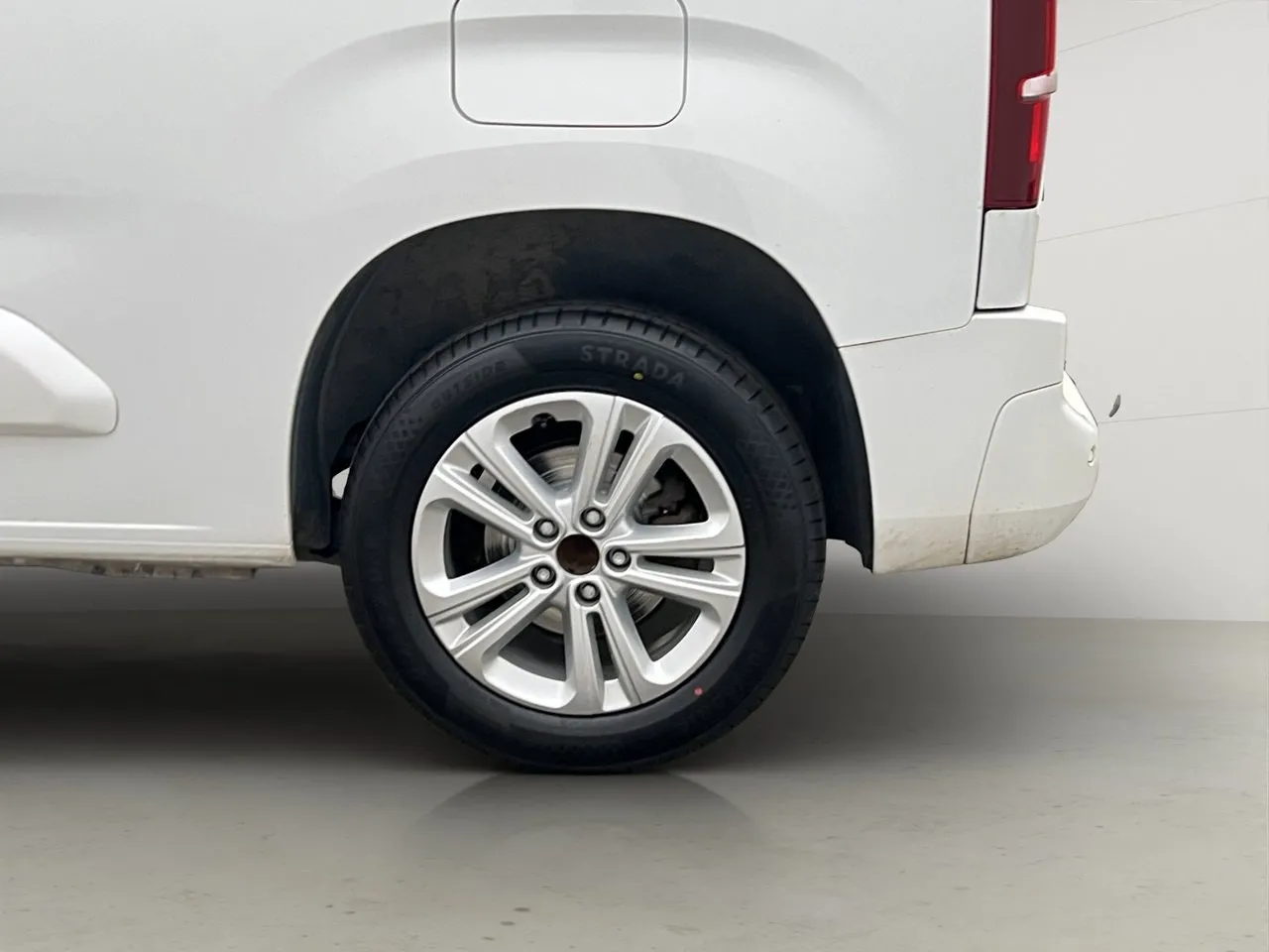 Vehicle image 31
