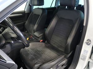 Volkswagen Passat bild 8