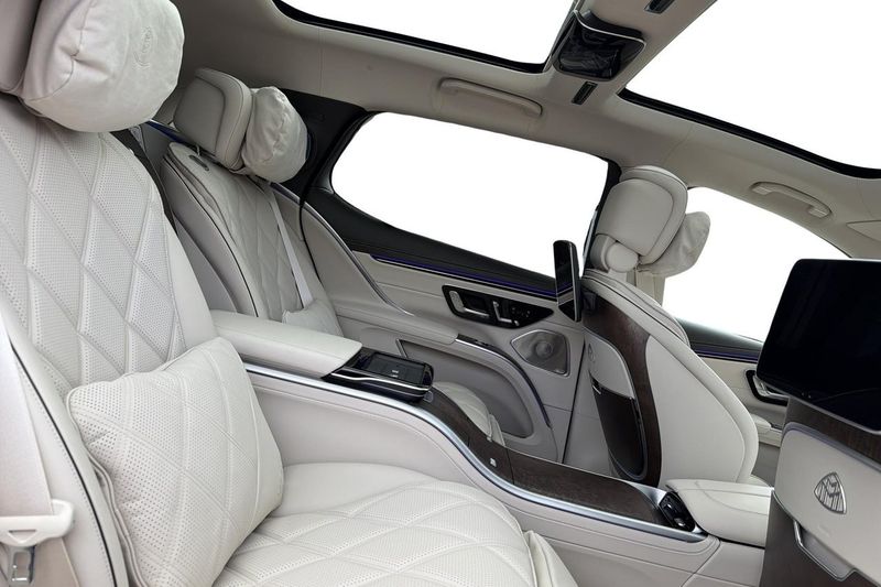 Mercedes EQS450 SUV bild 12