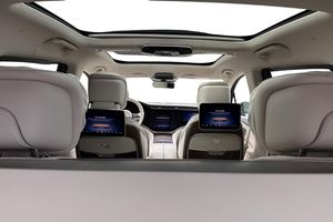 Mercedes EQS450 SUV bild 11