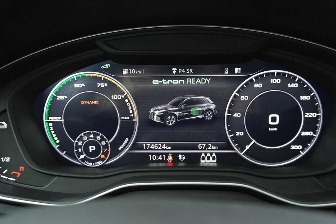 Vehicle image 10