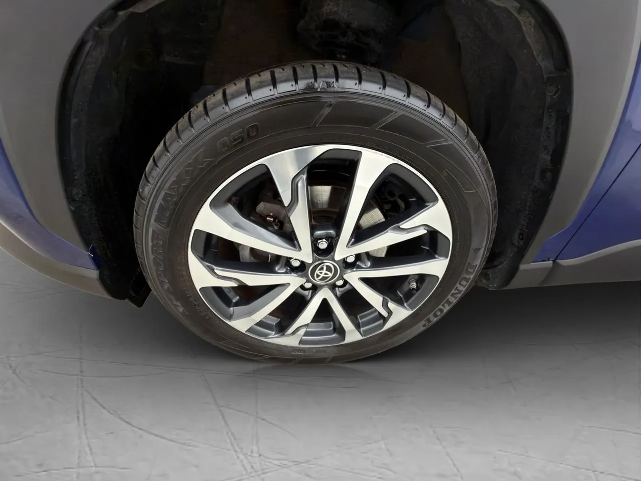 Vehicle image 35