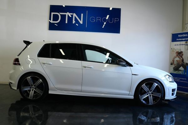Volkswagen Golf 5-dörr/R/2.0/TSI/4Motion/FULLSERVAD/MILTEC/VÄLSKÖTT/SV/ - 2017