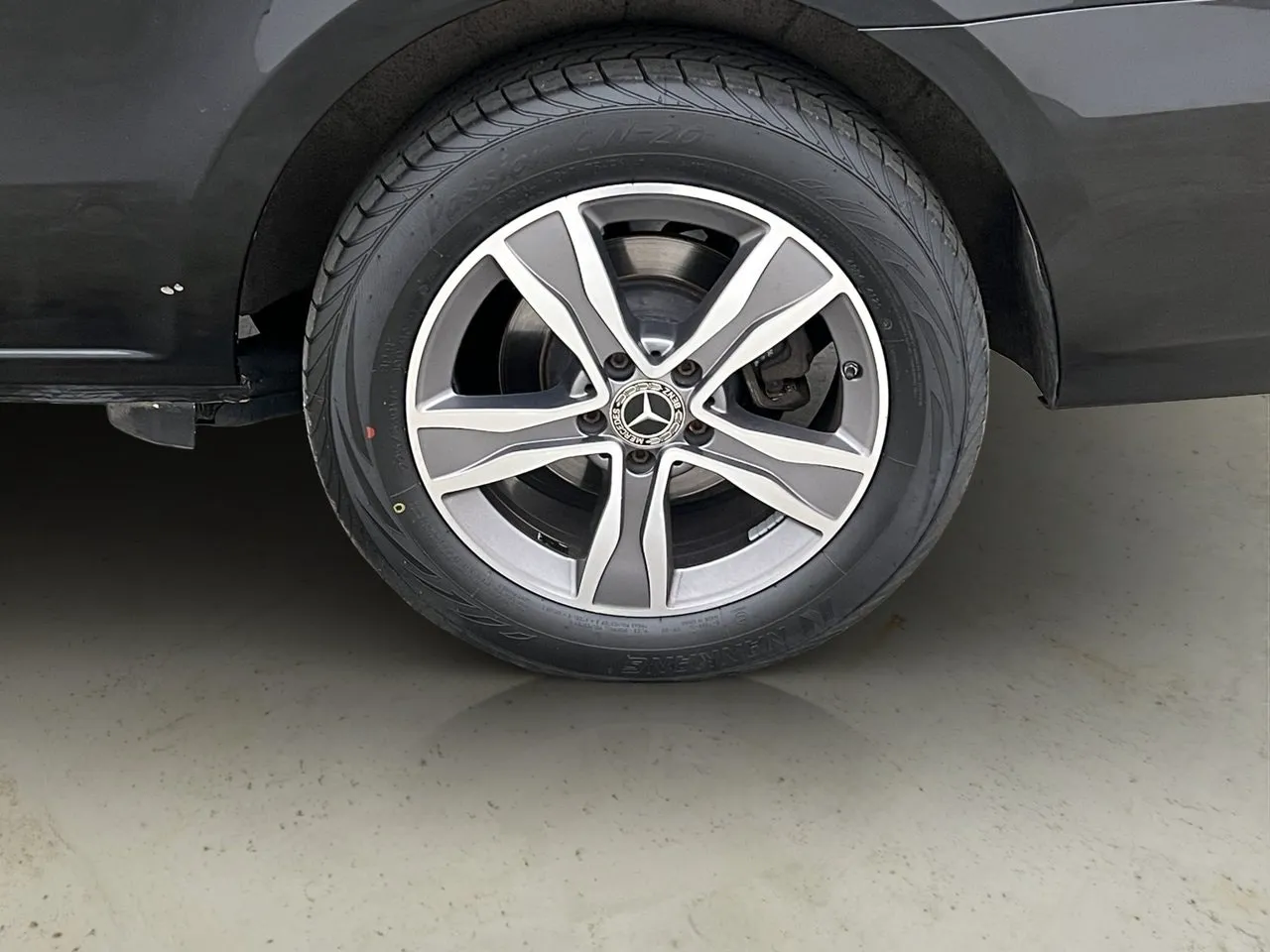 Vehicle image 26