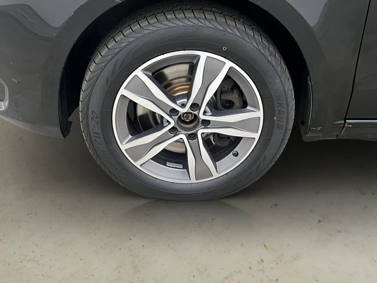 Vehicle image 25